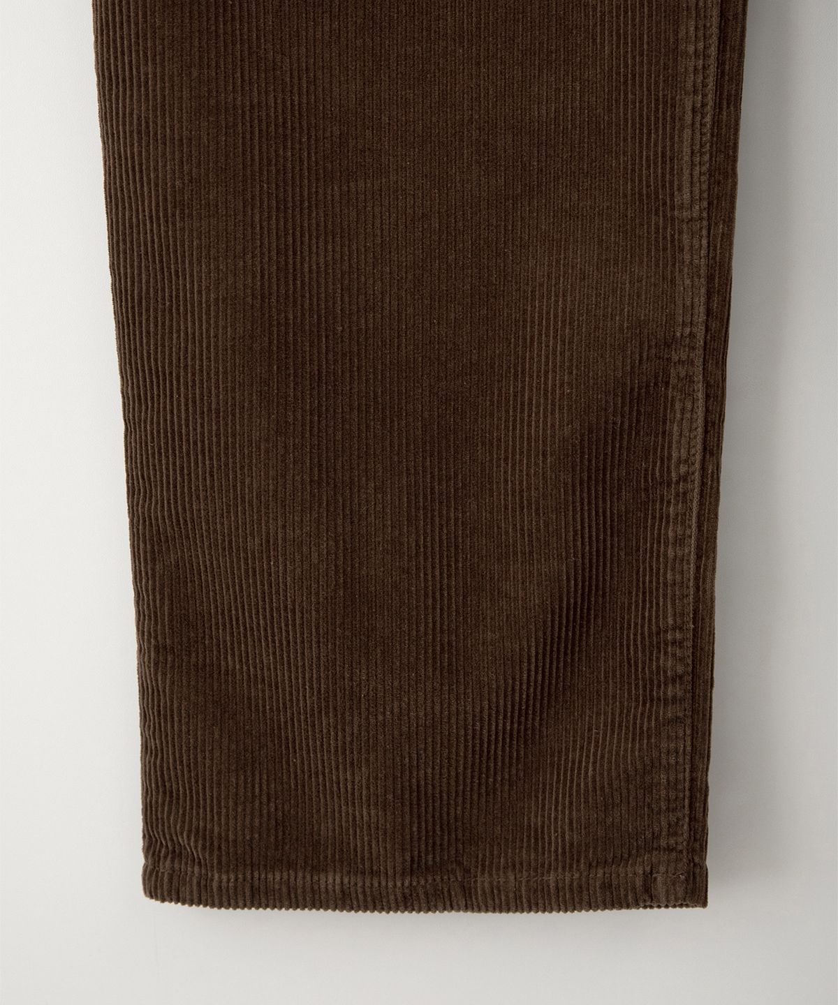 썸웨어버터(SOMEWHEREBUTTER) Sander Corduroy Pants - Brown