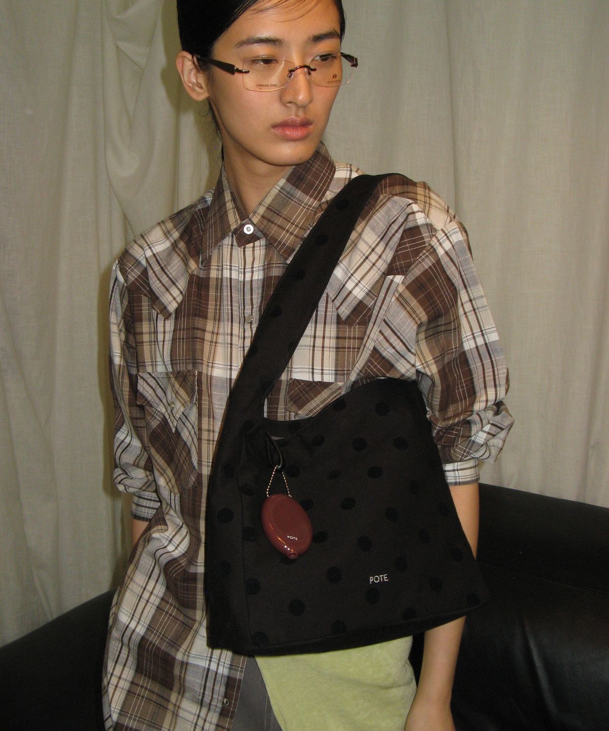 포테(POTE) 0008 Square Shoulder Bag_Dot Black