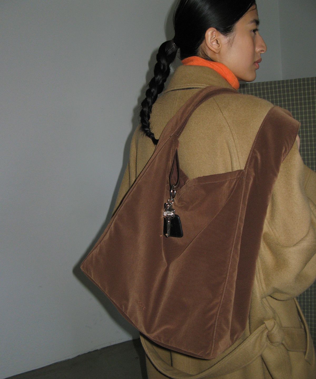 포테(POTE) [3차리오더:바로출고] 0007 Layered Pouch Hobo Bag_Corduroy Brown