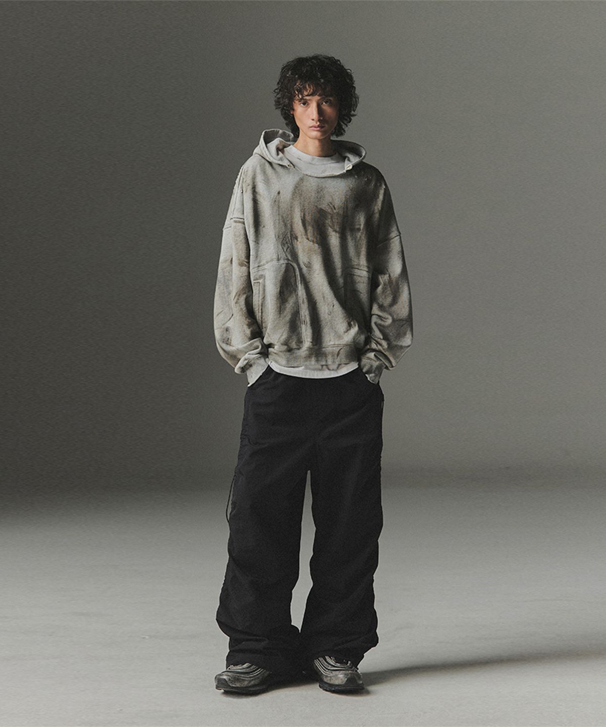 낫포너드(NOT4NERD) Damage Washed Patch Pullover Hood - Grey