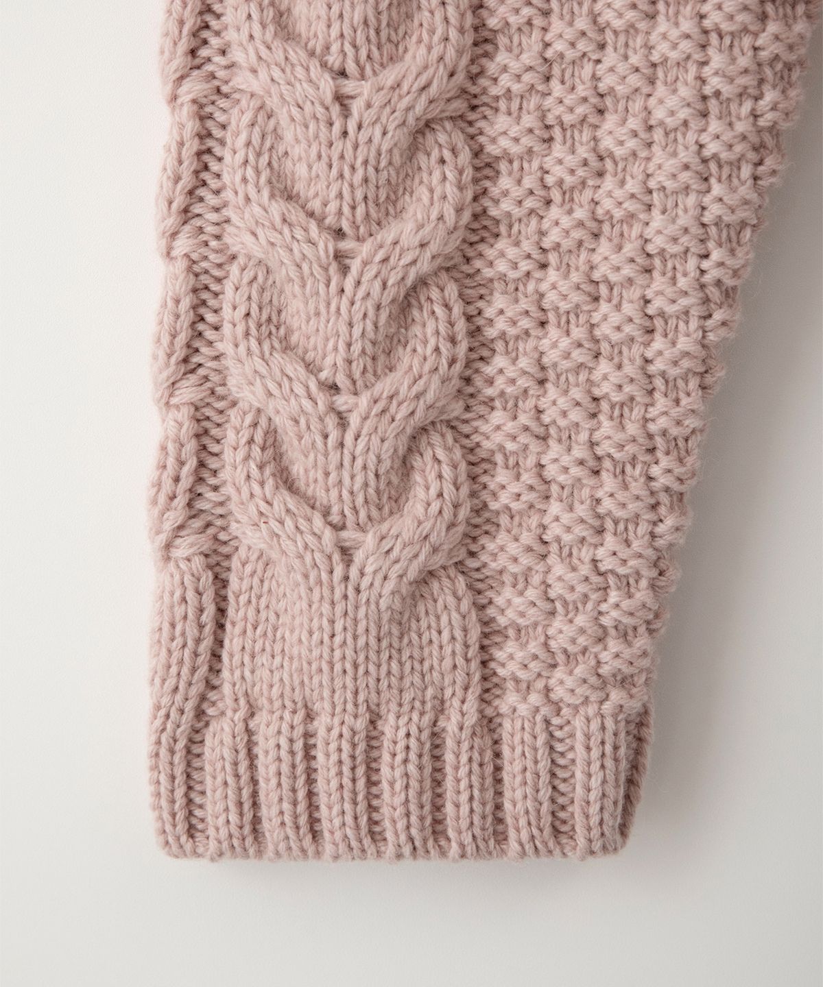 썸웨어버터(SOMEWHEREBUTTER) Posy Cable Wool Knit - Pink