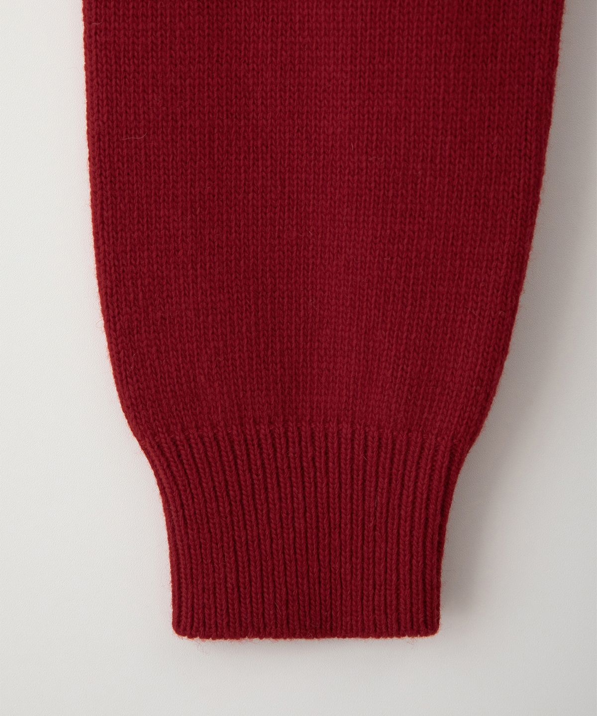 썸웨어버터(SOMEWHEREBUTTER) Noelle Argyle Knit - Red