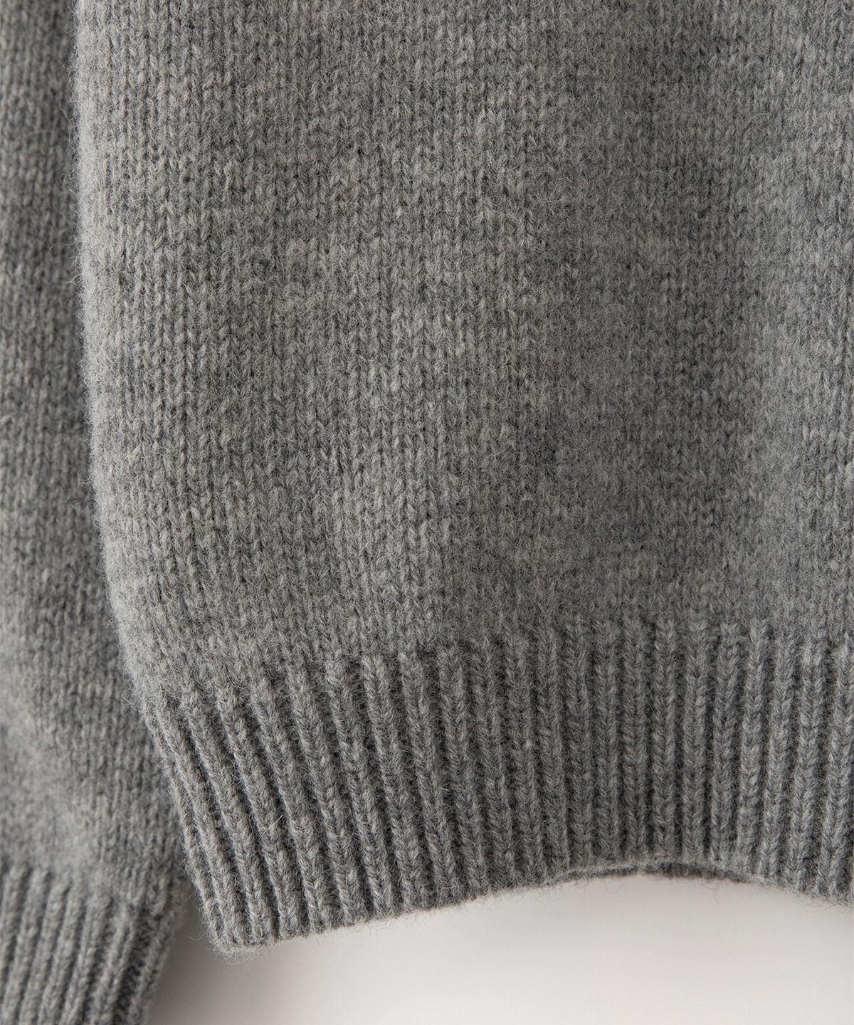 썸웨어버터(SOMEWHEREBUTTER) Boucle Heart Wool Knit - Grey