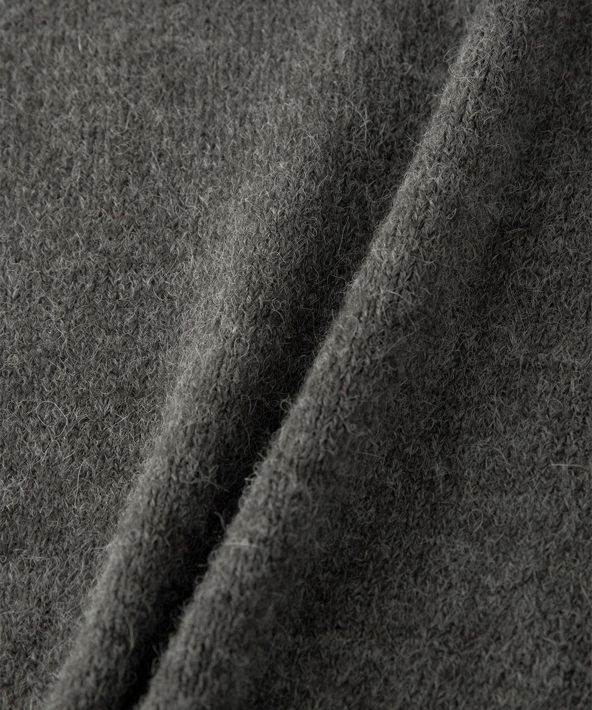 썸웨어버터(SOMEWHEREBUTTER) Manon Alpaca Cardigan - Charcoal