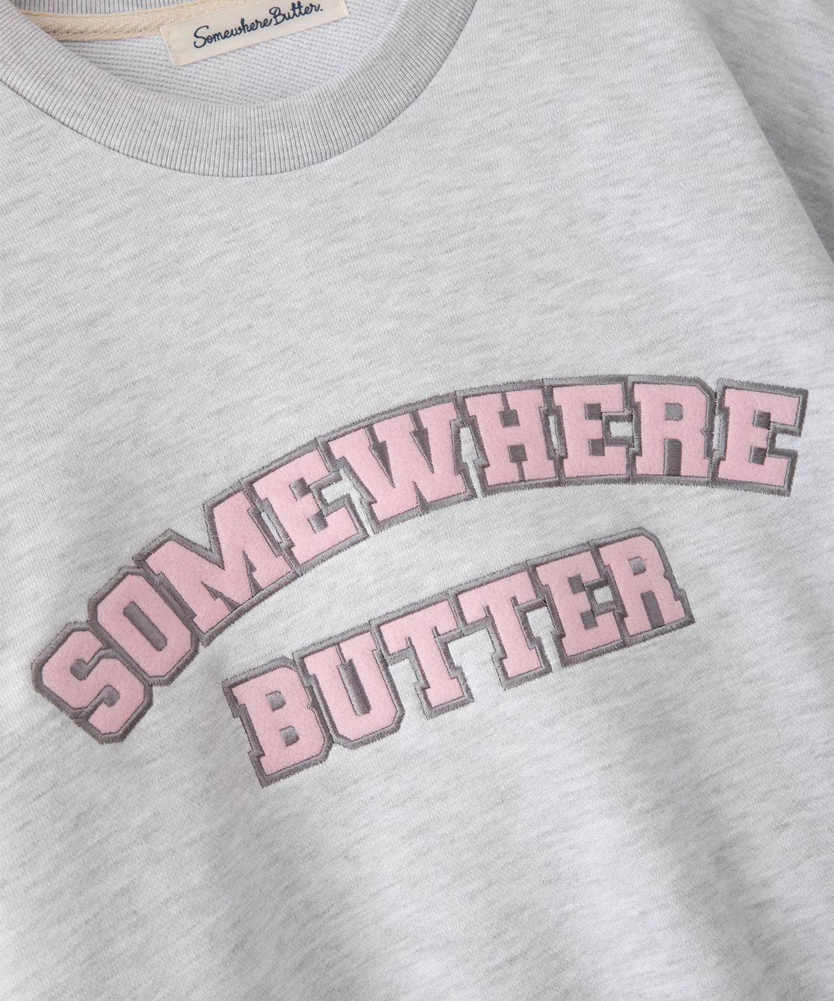 썸웨어버터(SOMEWHEREBUTTER) Square Logo Sweatshirt - White Melange