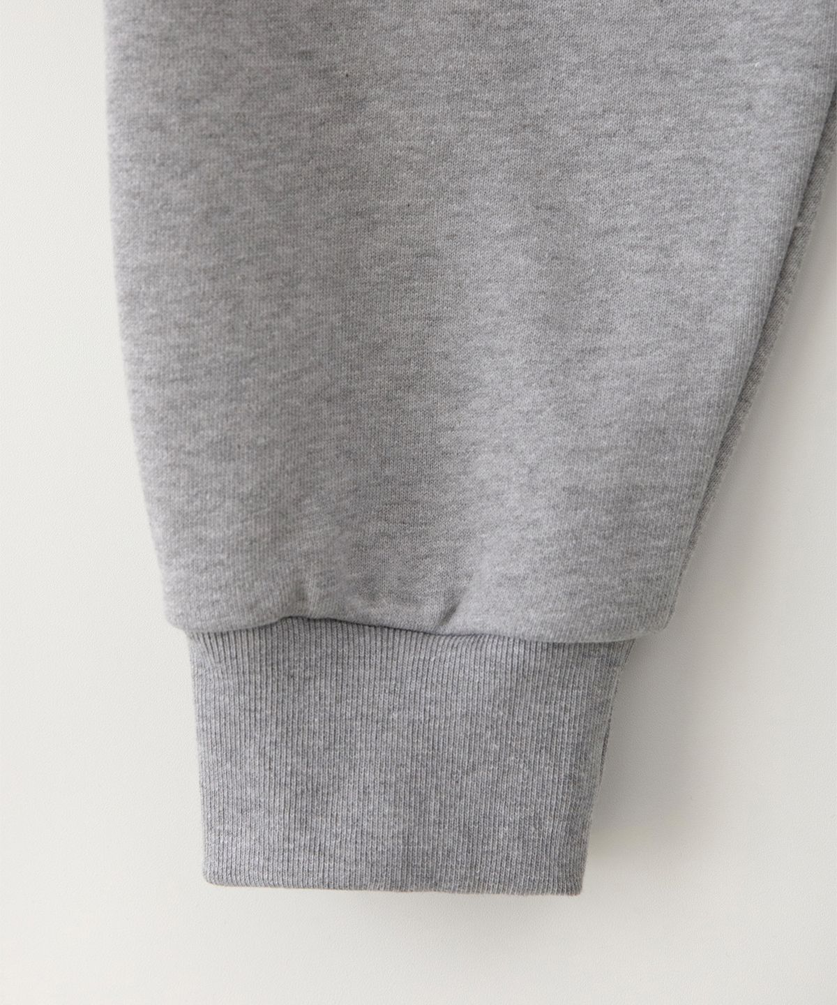 썸웨어버터(SOMEWHEREBUTTER) Square Logo Sweatshirt - Grey