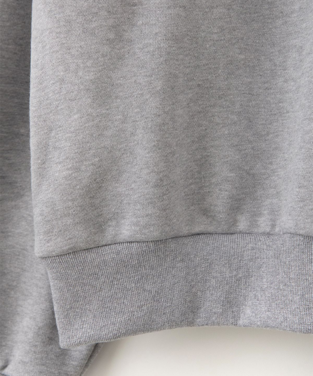 썸웨어버터(SOMEWHEREBUTTER) Square Logo Sweatshirt - Grey