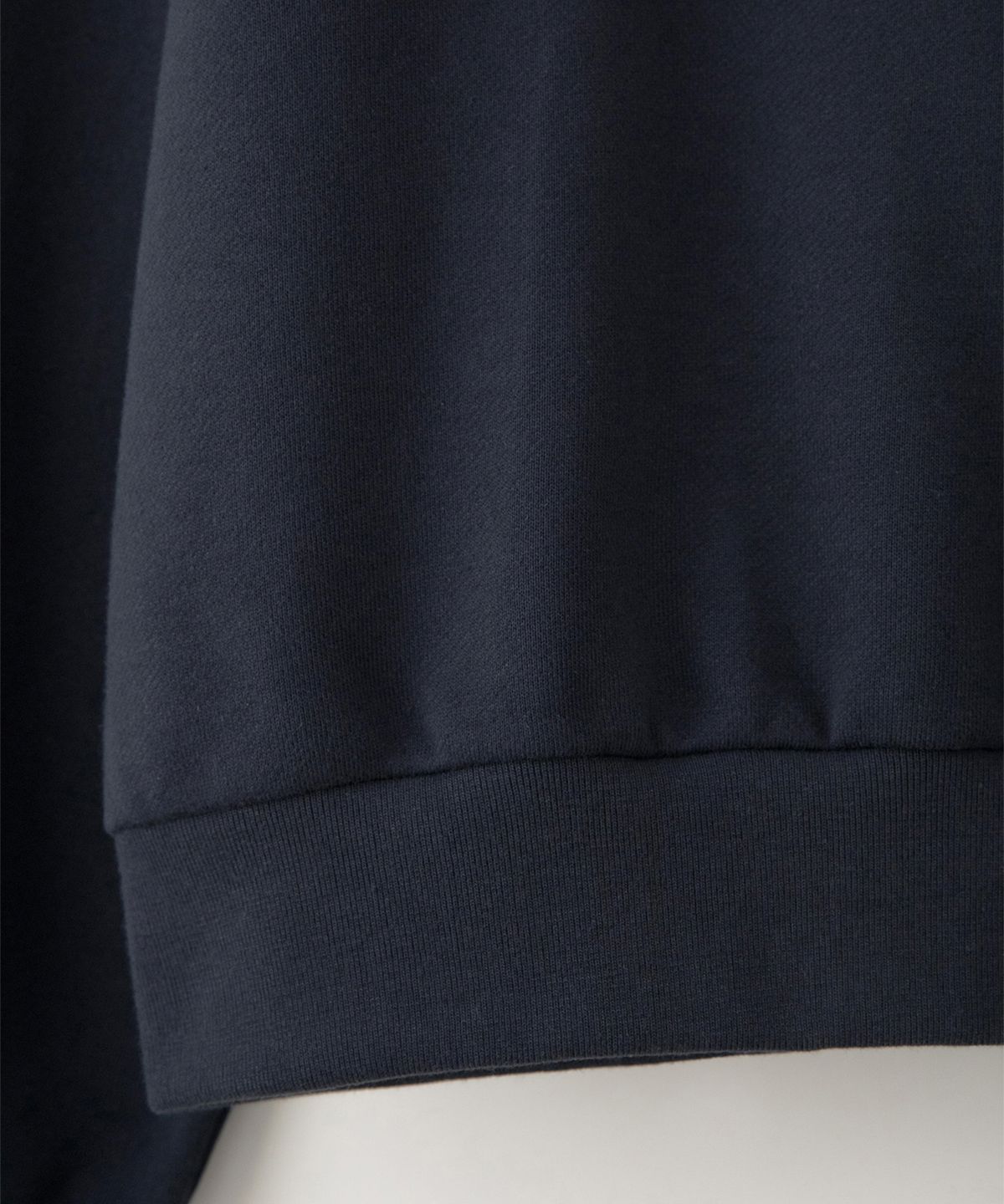 썸웨어버터(SOMEWHEREBUTTER) Square Logo Sweatshirt - Navy