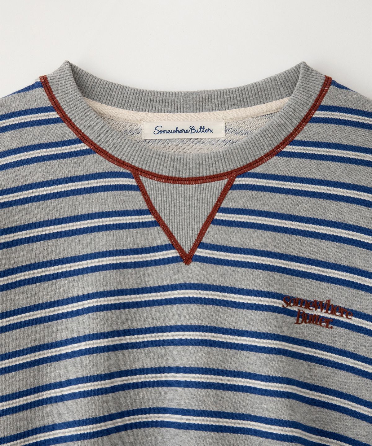썸웨어버터(SOMEWHEREBUTTER) Small Wave Logo Stripe Sweatshirt - Grey