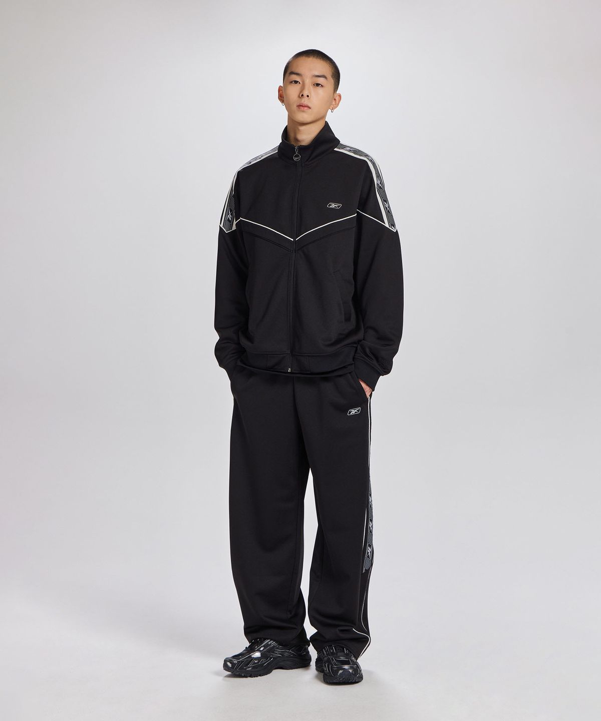 리복(REEBOK) 프리미어 트랙 탑 - 블랙