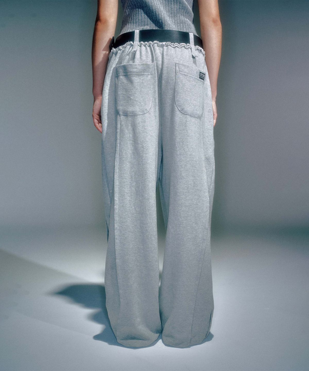 베이컨트 아카이브(VACANT ARCHIVE) WOMEN JOAN SEAMLINE TRACK JOGGERS MELANGE