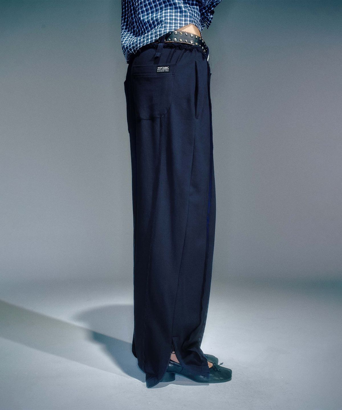 베이컨트 아카이브(VACANT ARCHIVE) WOMEN JOAN SEAMLINE TRACK JOGGERS BLACK