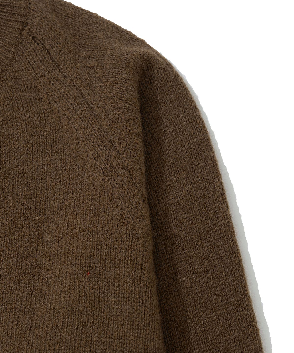 니티드(KNITTED) 쉐기독 울 100 라운드 가디건 BROWN