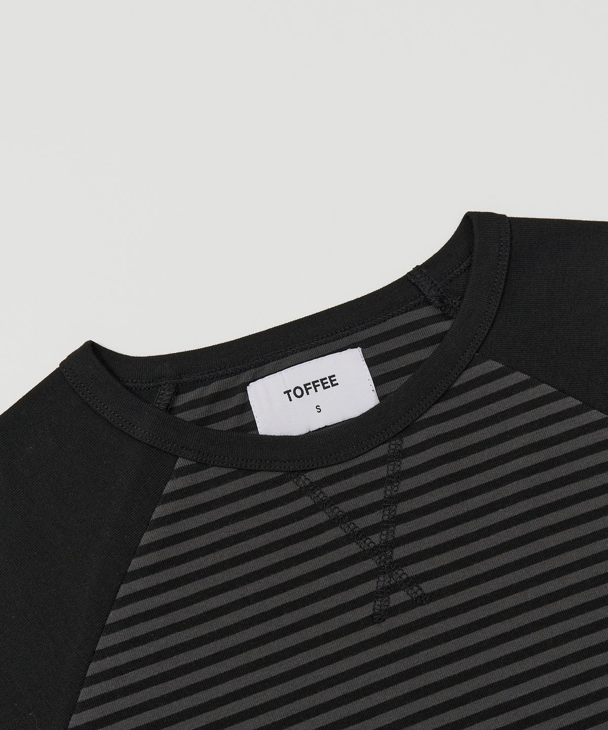 토피 우먼(TOFFEE WOMEN) W 데일리 스트라이프 래글런 티셔츠 (BLACK)