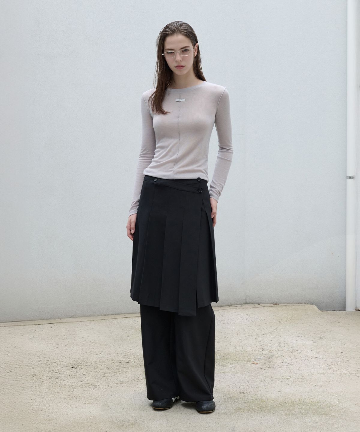 로라로라(ROLAROLA) LAYERED PLEATS SKIRT PANTS BLACK