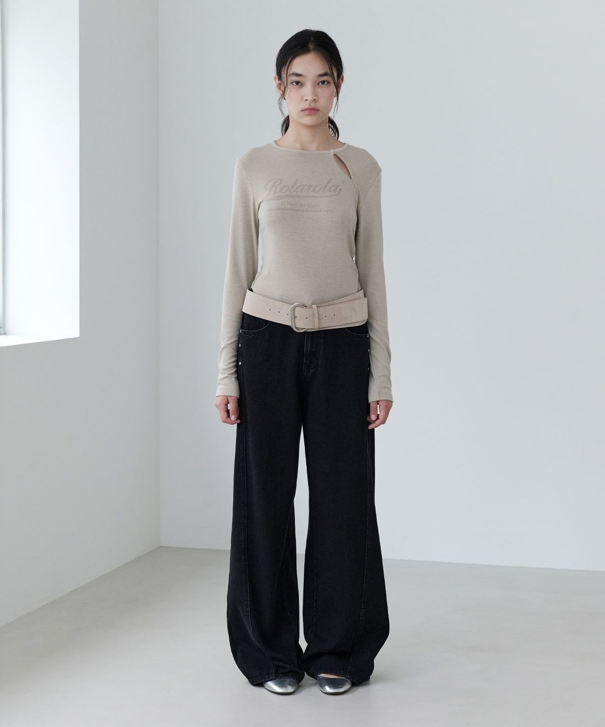 로라로라(ROLAROLA) CURVED RIVET WIDE DENIM PANTS BLACK