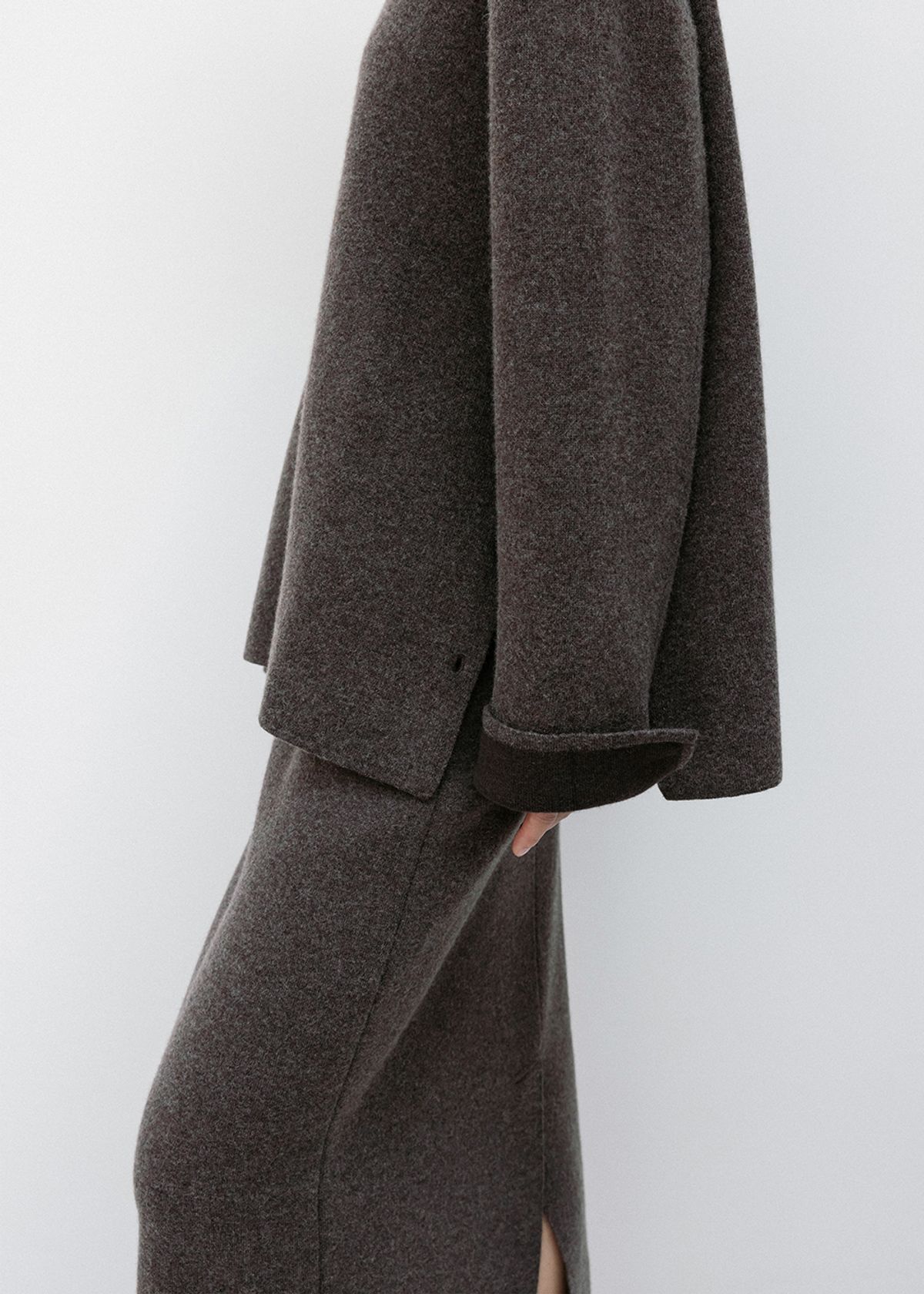 우마뭉(UMARMUNG) Wool Cashmere Double Faced Maxi Skirt_Taupe