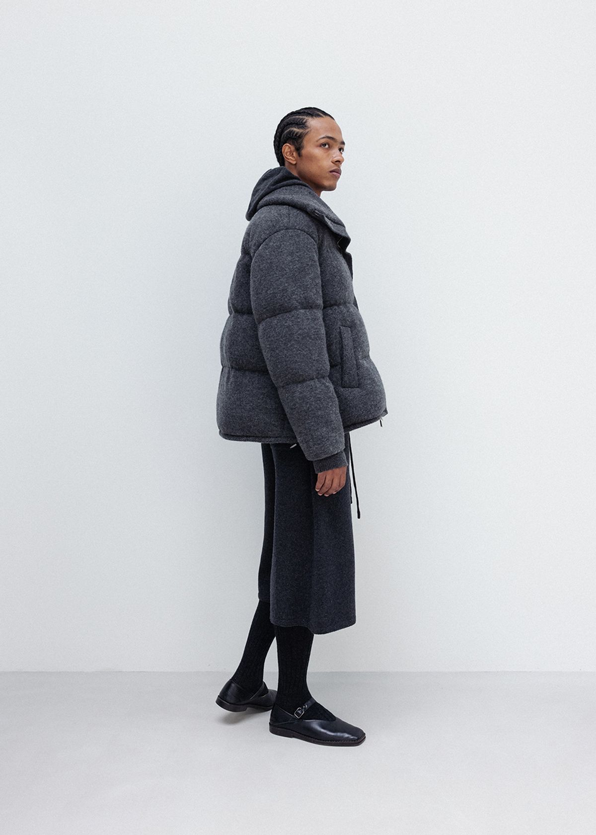 우마뭉(UMARMUNG) Super Fine Merino Wholegarment Bermuda Pants_Graphite