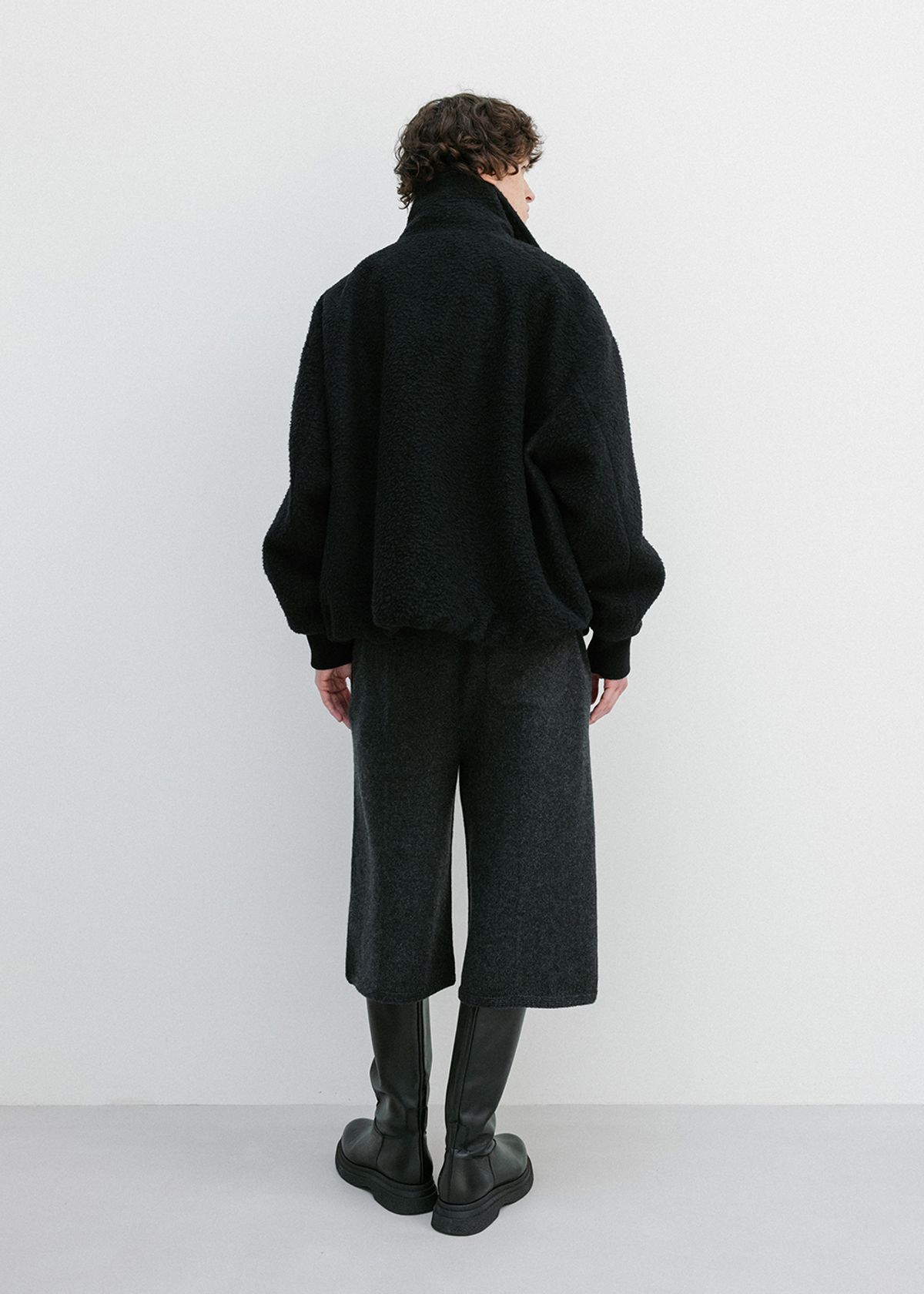 우마뭉(UMARMUNG) Super Fine Merino Wholegarment Bermuda Pants_Graphite