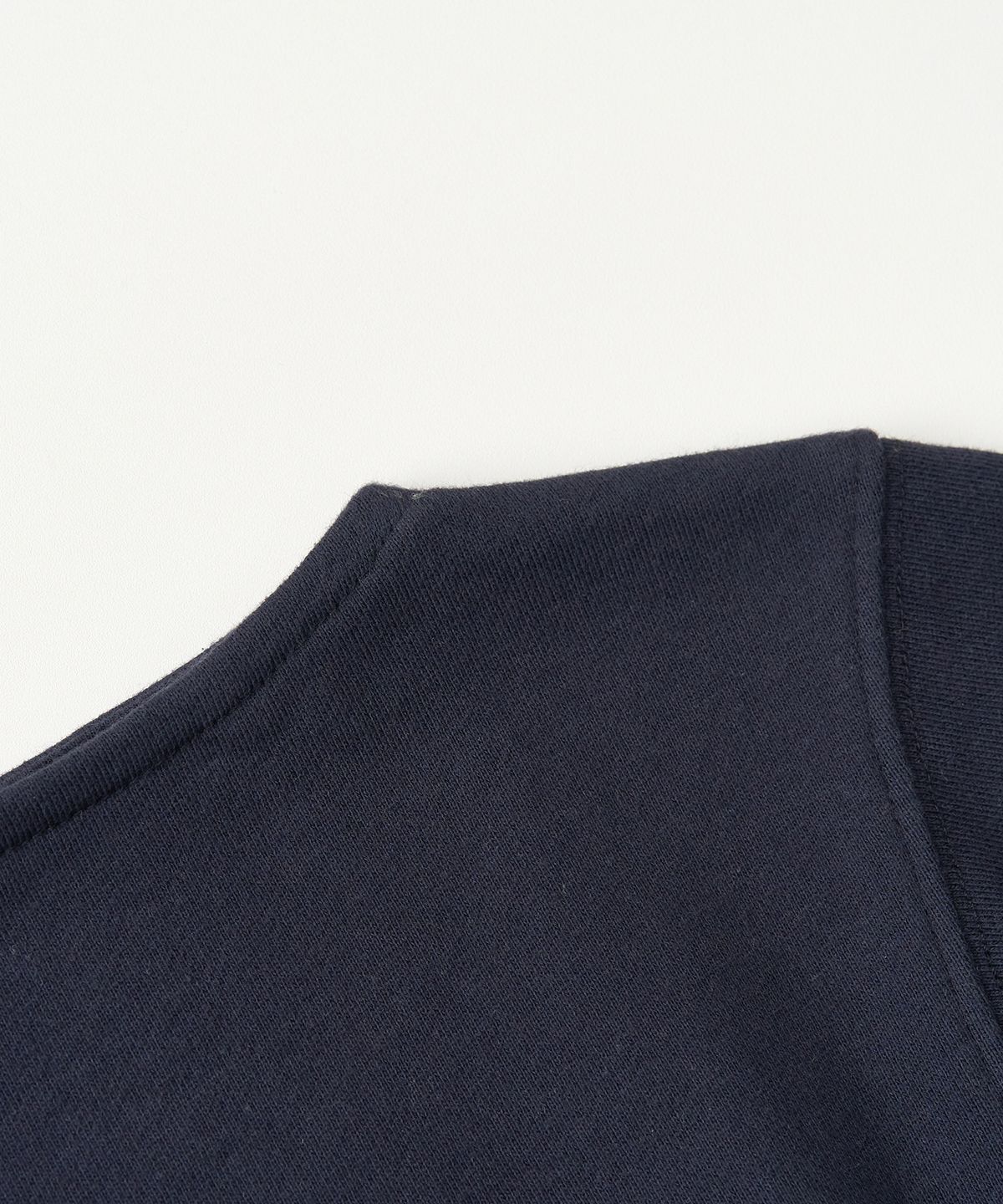 토피 우먼(TOFFEE WOMEN) W 빈티지 오프숄더 스웻 셔츠 (NAVY)