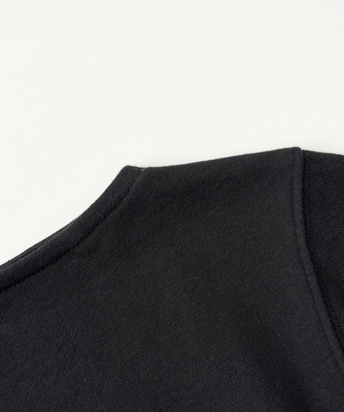 토피 우먼(TOFFEE WOMEN) W 빈티지 오프숄더 스웻 셔츠 (BLACK)