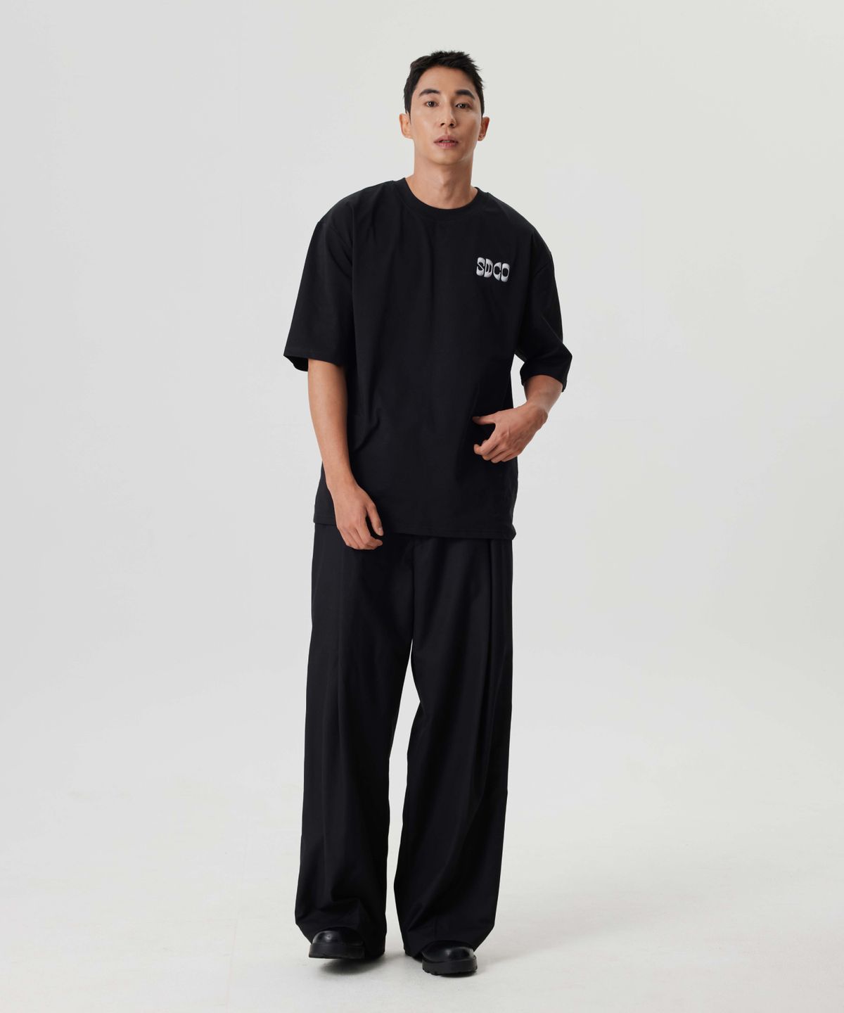 수달컴퍼니(SOODALCOMPAMY) 사이버 그래픽 티셔츠 블랙
