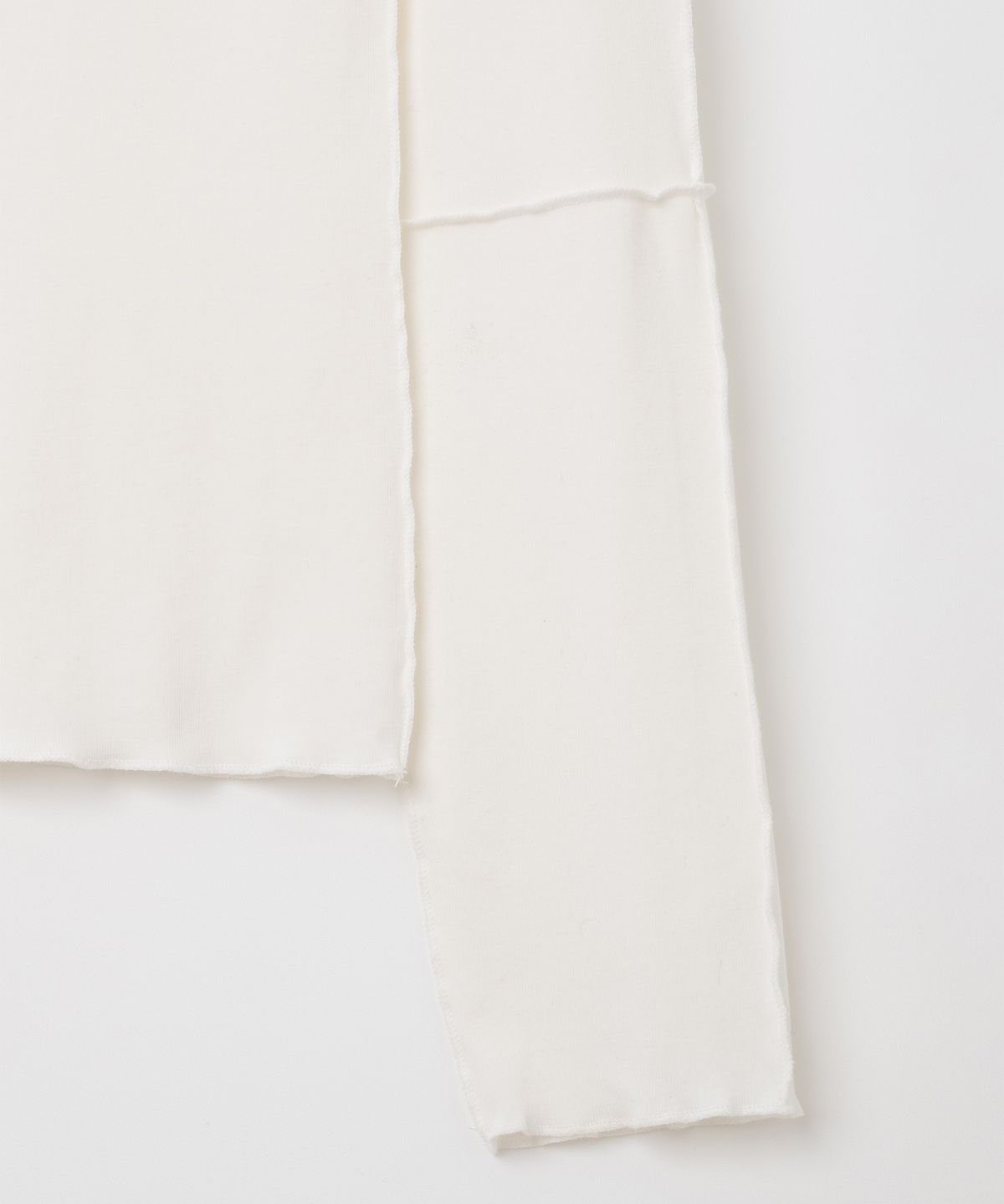 밀로 우먼(MILLO WOMEN) 피티드 롱 슬리브 탑 [화이트]