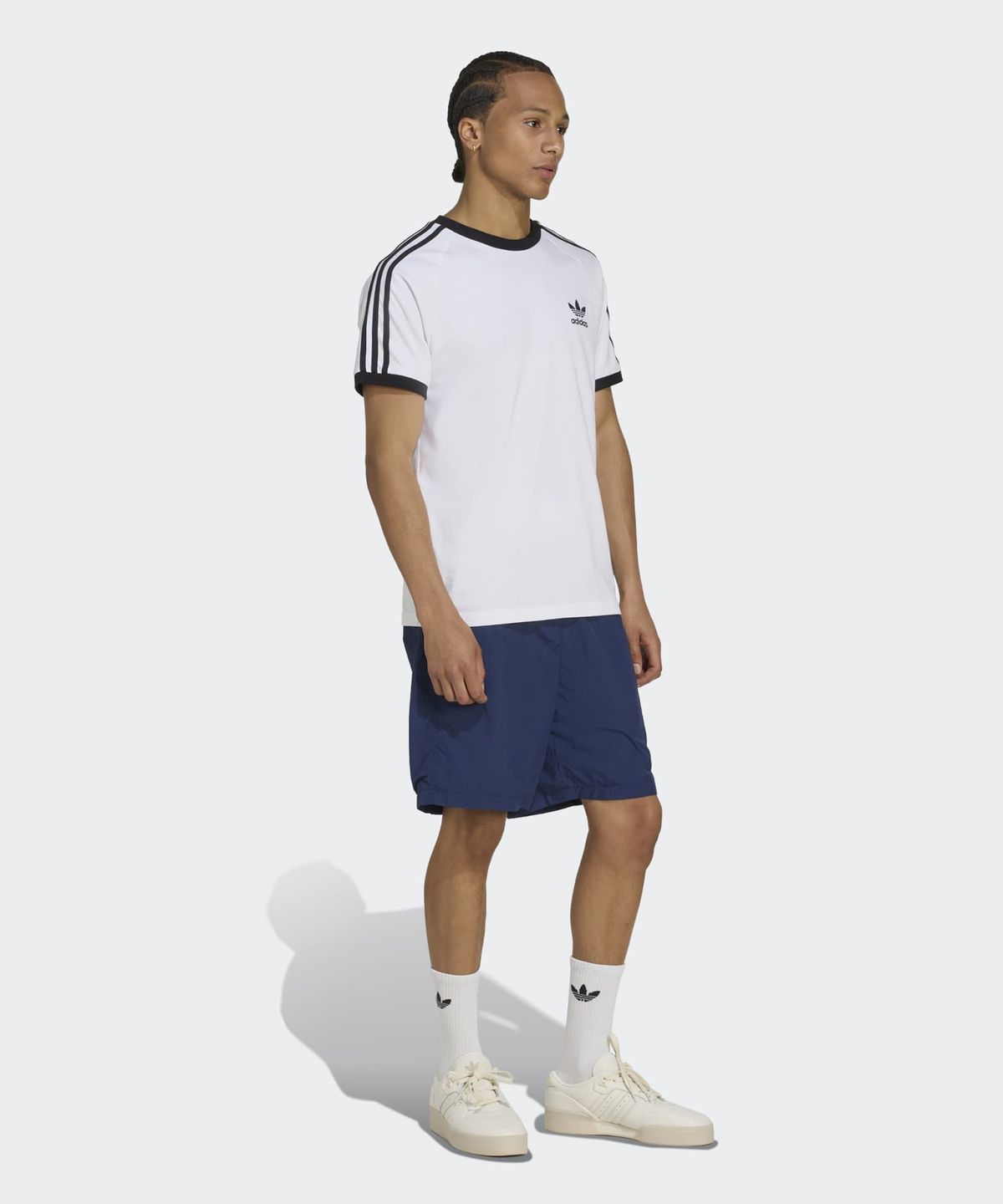 아디다스(ADIDAS) 트레포일 에센셜 우븐 숏 팬츠 - 나이트인디고 / JX3903
