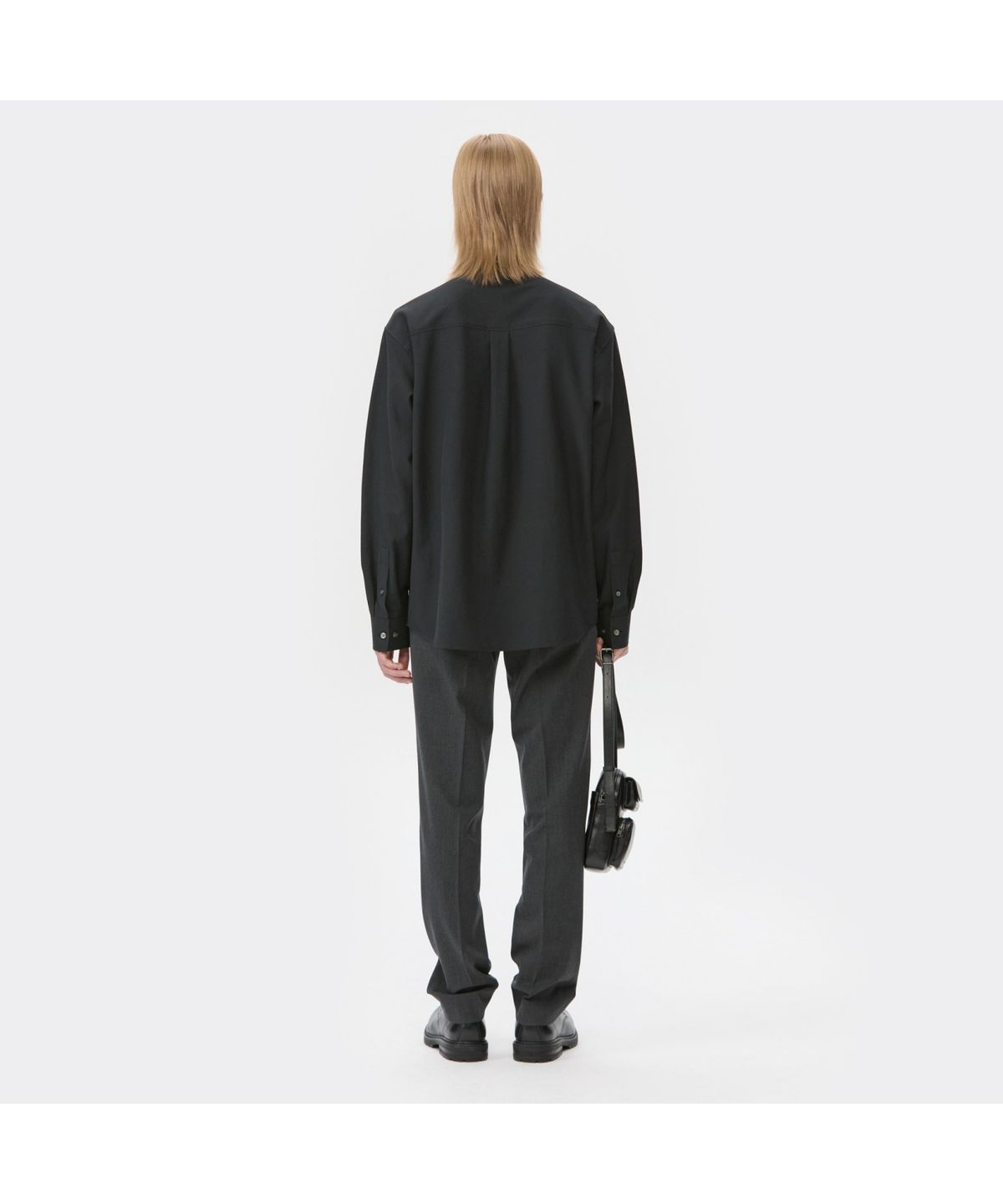 커스텀멜로우(CUSTOMELLOW) Black Regular Fit Solid Shirt CWSAW25101BKX