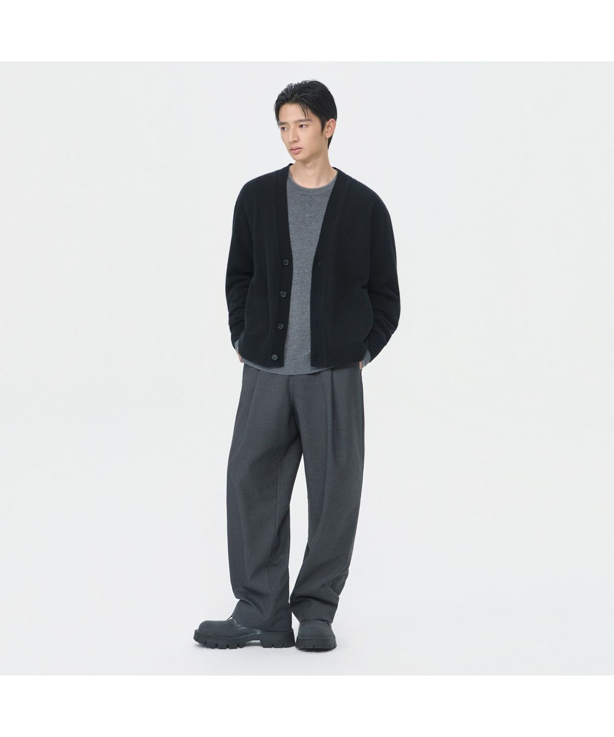 커스텀멜로우(CUSTOMELLOW) Black Raccoon Blended Cardigan CWWAW25701BKX