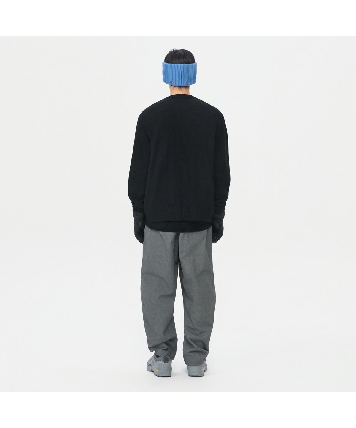 커스텀멜로우(CUSTOMELLOW) Black Chenille Round Zip Cardigan CWWAW25713BKX