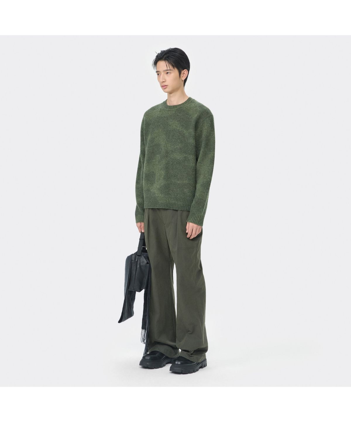 커스텀멜로우(CUSTOMELLOW) Green Stain Printed Round Neck Sweater CWWAW25803GRX