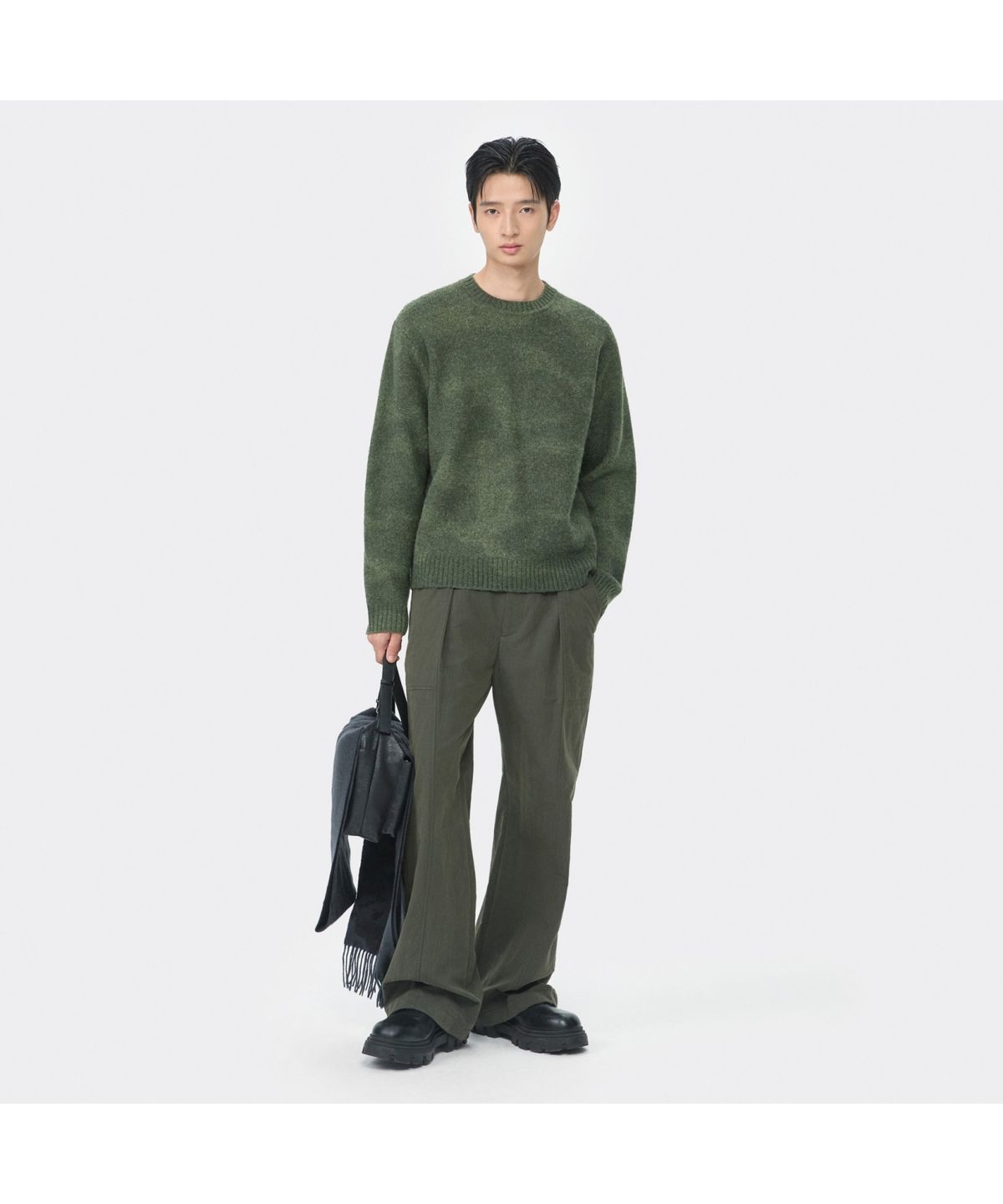 커스텀멜로우(CUSTOMELLOW) Green Stain Printed Round Neck Sweater CWWAW25803GRX