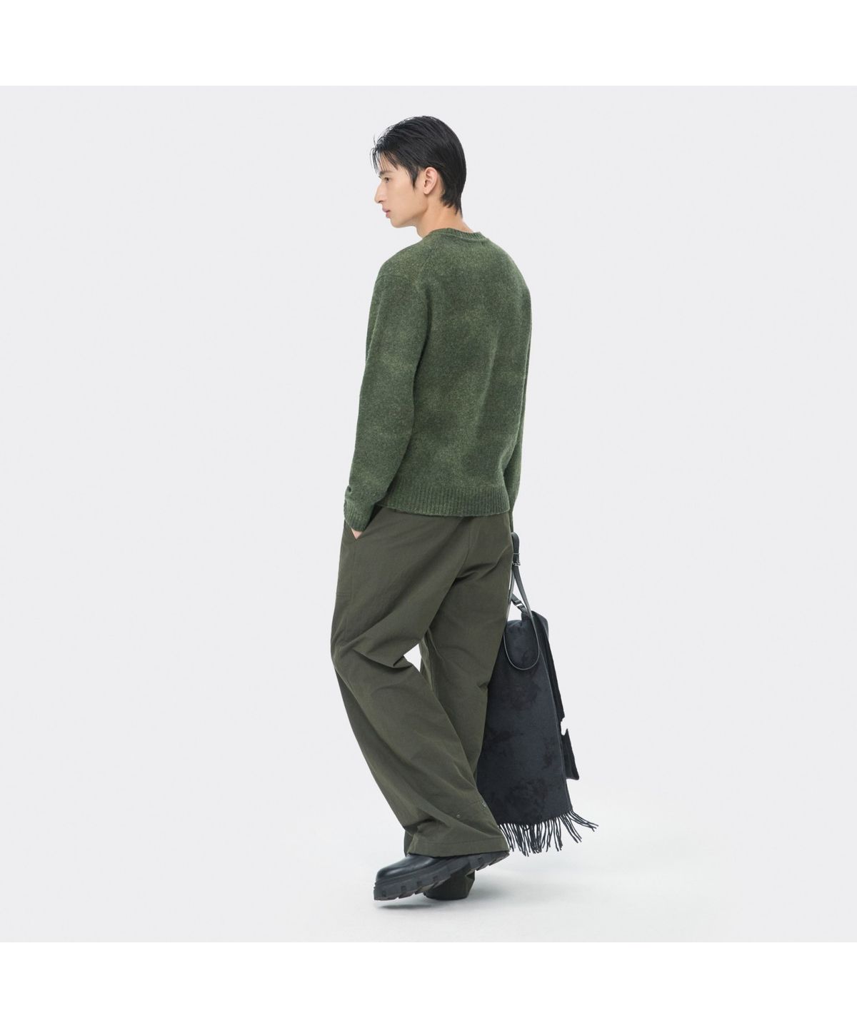 커스텀멜로우(CUSTOMELLOW) Green Stain Printed Round Neck Sweater CWWAW25803GRX