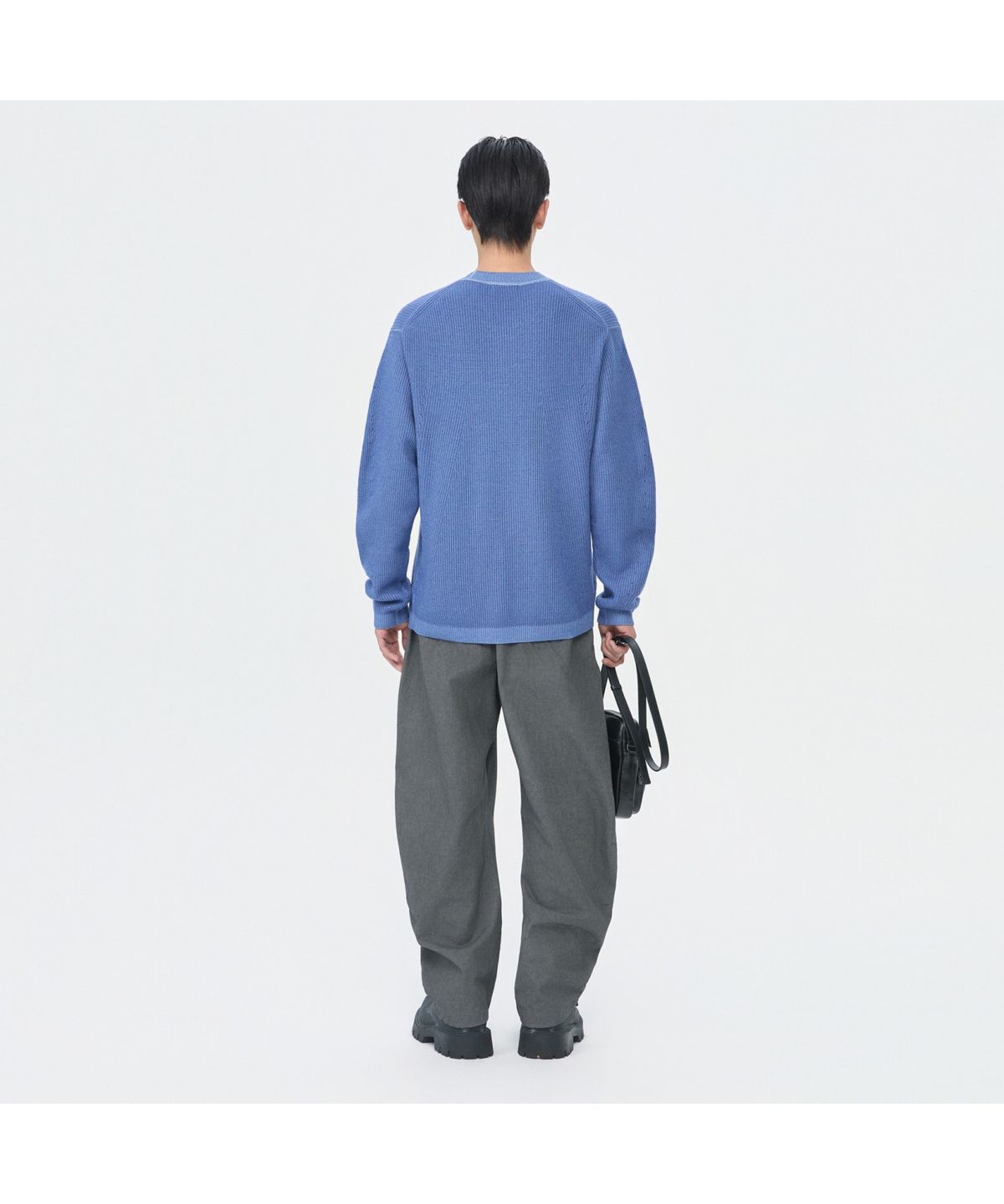 커스텀멜로우(CUSTOMELLOW) Blue Garment Dyed Round Neck Sweater CWWAW25804BUX