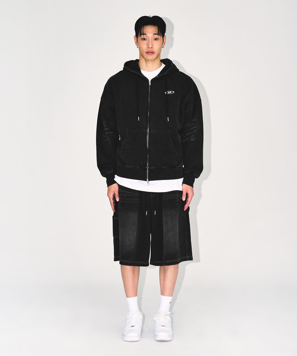 본투윈(BORN TO WIN) DENIM LIKE CARPENTER BERMUDA PANTS [BLACK DENIM]
