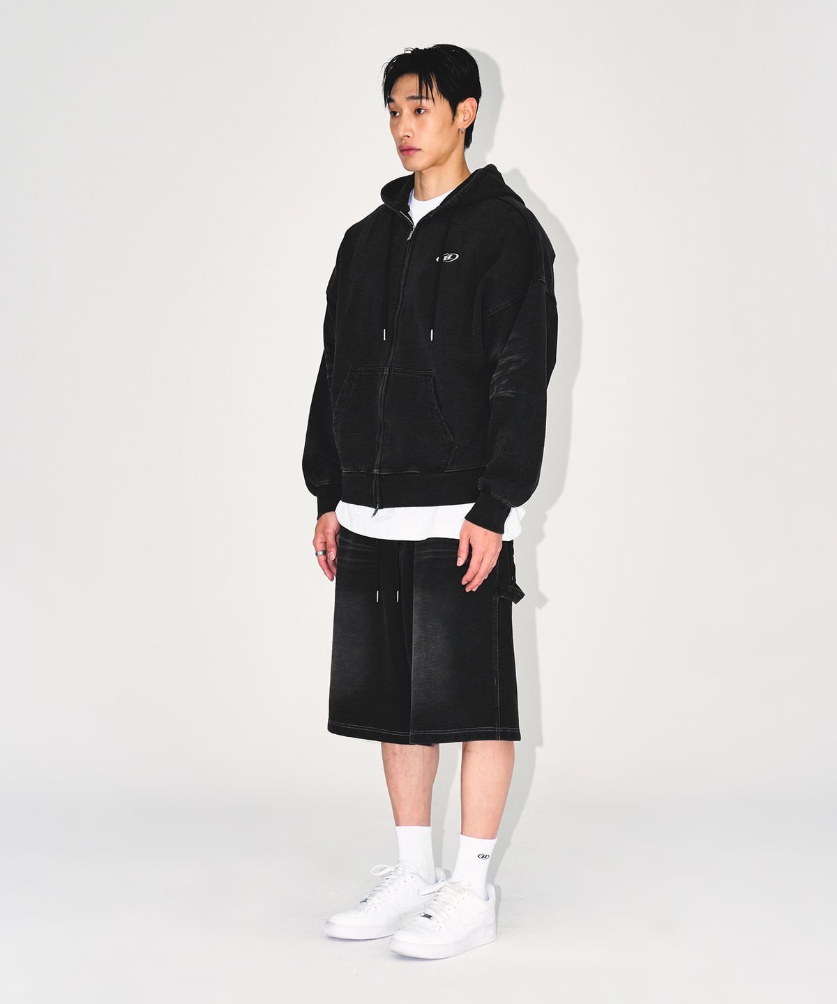 본투윈(BORN TO WIN) DENIM LIKE CARPENTER BERMUDA PANTS [BLACK DENIM]
