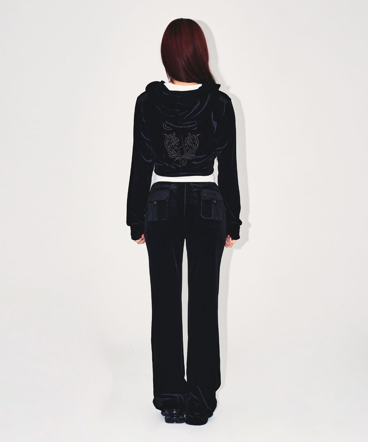 본투윈(BORN TO WIN) W DOUBLE B VELVET BOOTS CUT PANTS [BLACK]