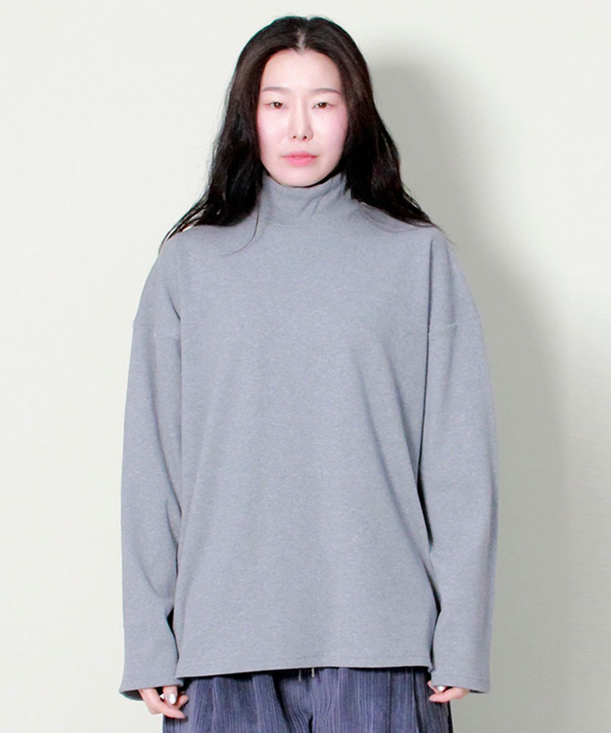 드마크(DEMARC) 모크네크라인 박스핏 티셔츠 그레이