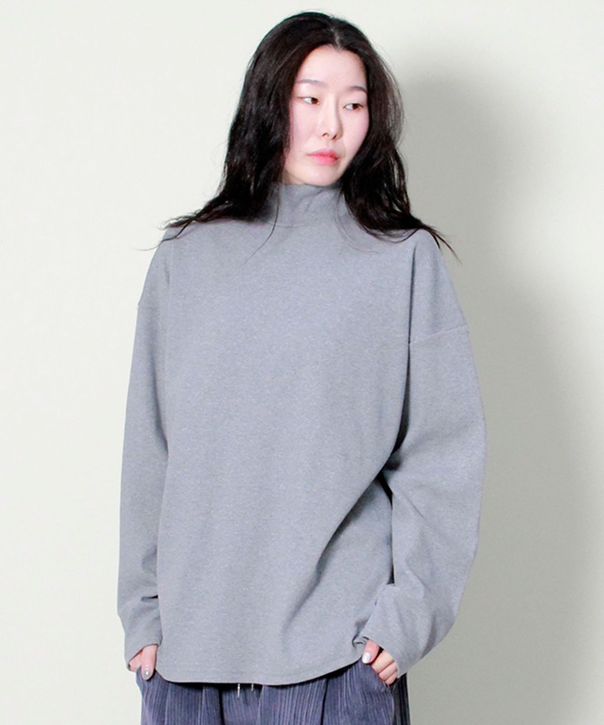 드마크(DEMARC) 모크네크라인 박스핏 티셔츠 그레이