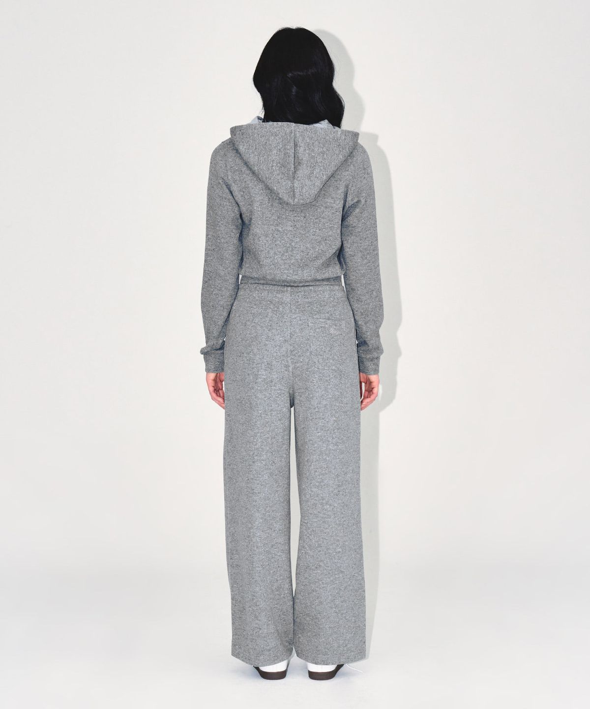 본투윈(BORN TO WIN) W KNIT LIKE SEMI CROP HOODIE ZIP-UP [MELANGE GREY]