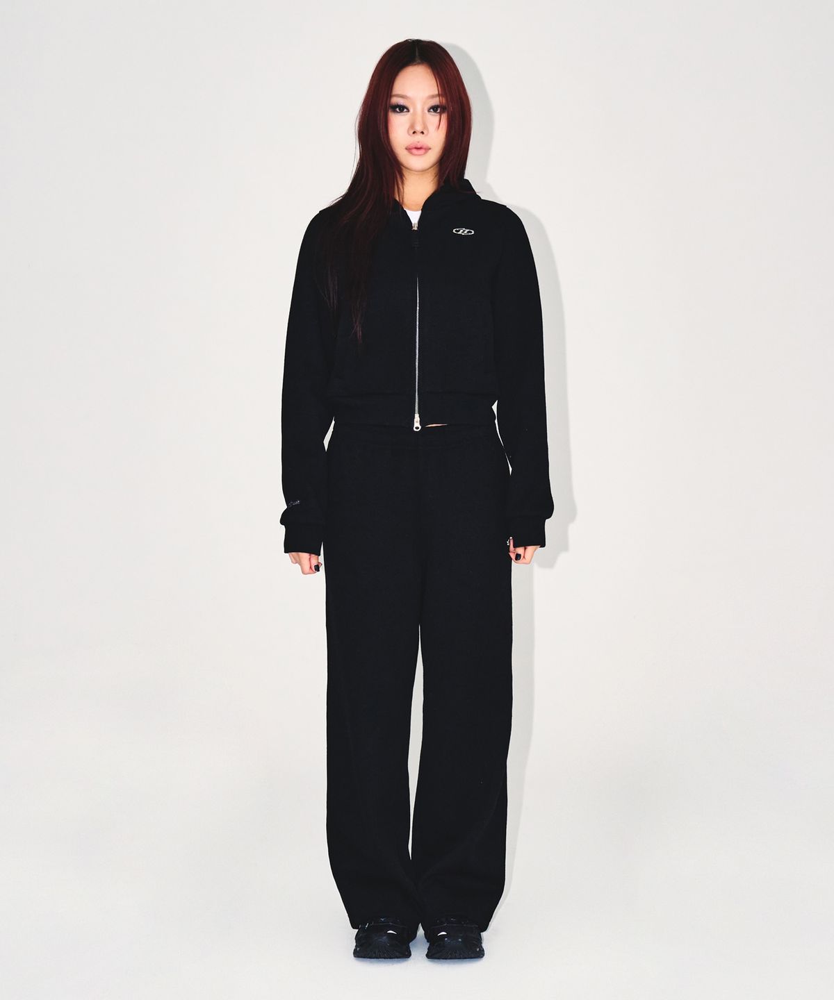 본투윈(BORN TO WIN) W KNIT LIKE SEMI CROP HOODIE ZIP-UP [BLACK]