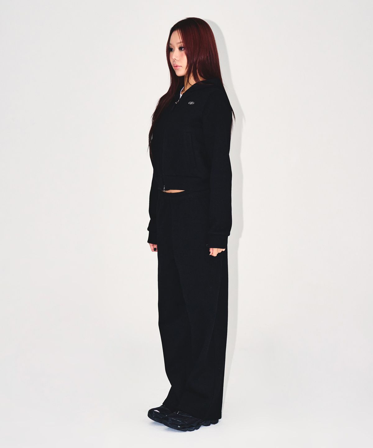 본투윈(BORN TO WIN) W KNIT LIKE SEMI CROP HOODIE ZIP-UP [BLACK]