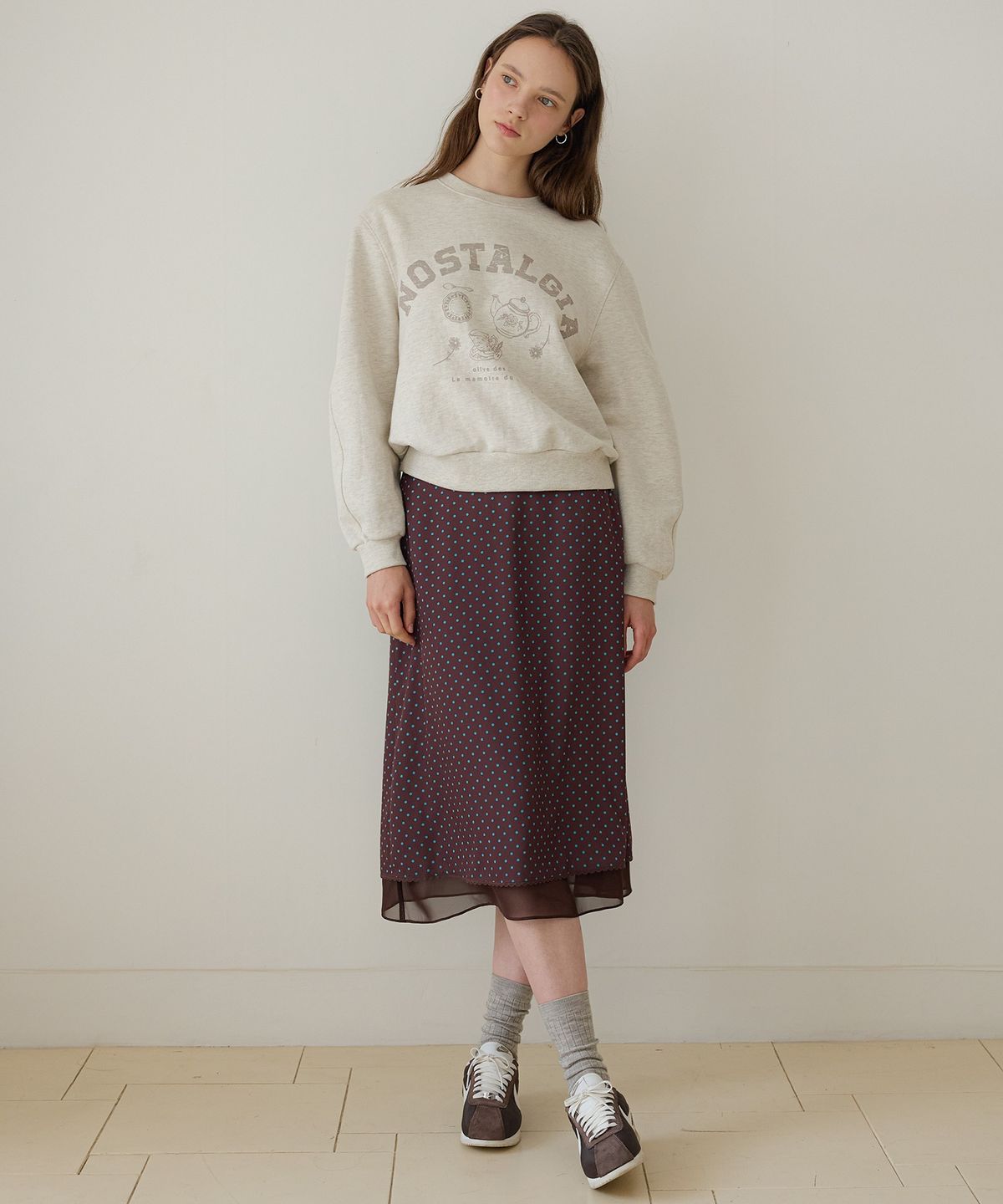 올리브 데 올리브(OLIVE DES OLIVE) 세미A라인 도트 스커트 OE5AS8130