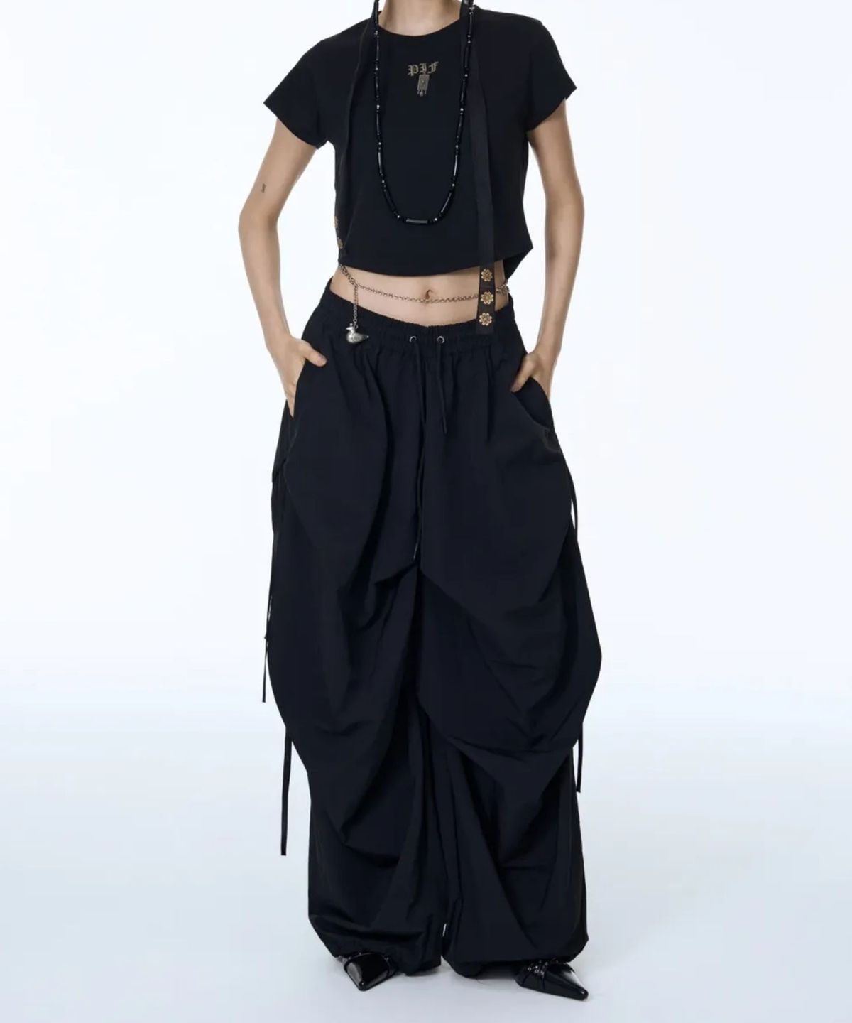 칠 하나 투 구육(71TO96) Girdle Skirt Silhouette Pants (Black)