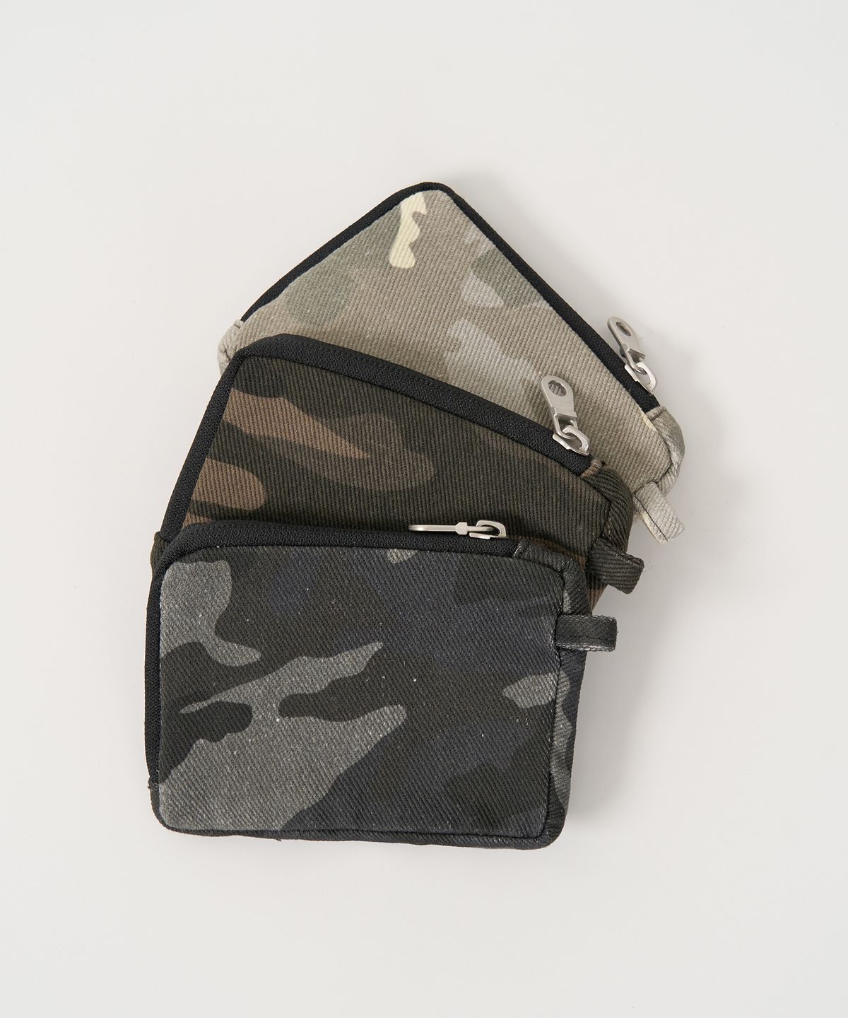 토피 우먼(TOFFEE WOMEN) 카모 카드 포켓 (DARK GREY)