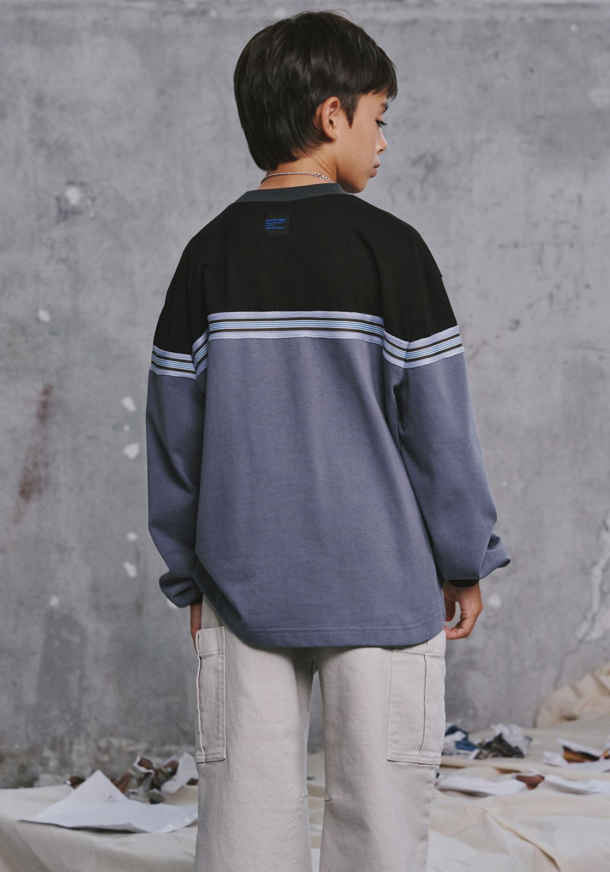 블루테일(BLUETAIL) AZG3TS06BK 블랙 컬러블럭 트랙 긴팔티셔츠