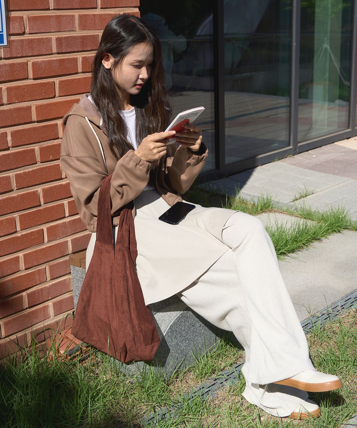 줄리아페페(JULIAPEPE) Reversible Suede Bag (Brown)