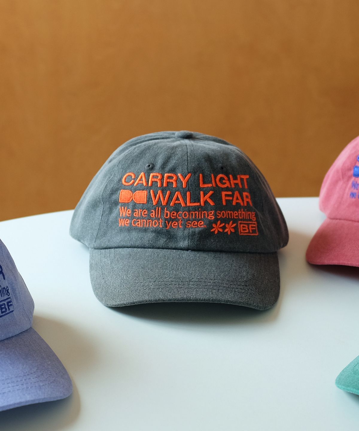 벌룬프렌즈(BALLOON FRIENDS) Carry Light Walk Far 피그먼트 볼캡 블랙