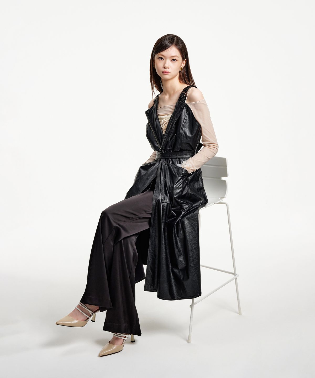 에이프런웨이(AIFERUNWAY) 레더 런웨이 툴웨어 드레스
